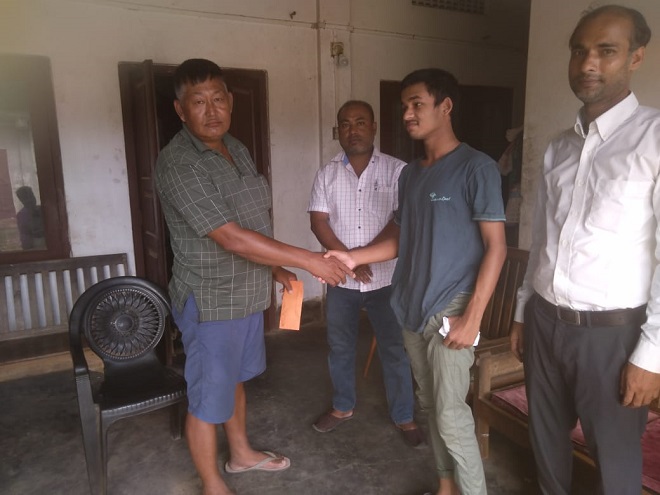 Today a student from Adivasi Tea Estate Gaon, Karbi Anglong was felicitated by the Students welfare community members of Notun Basti Jama Masjid.